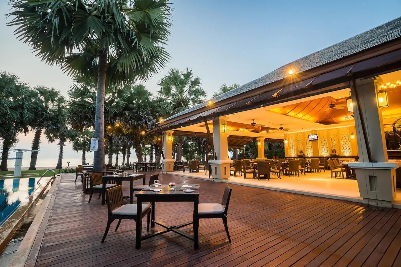 HOTEL Ravindra Beach Resort & Spa