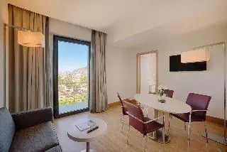 HOTEL NH Palermo