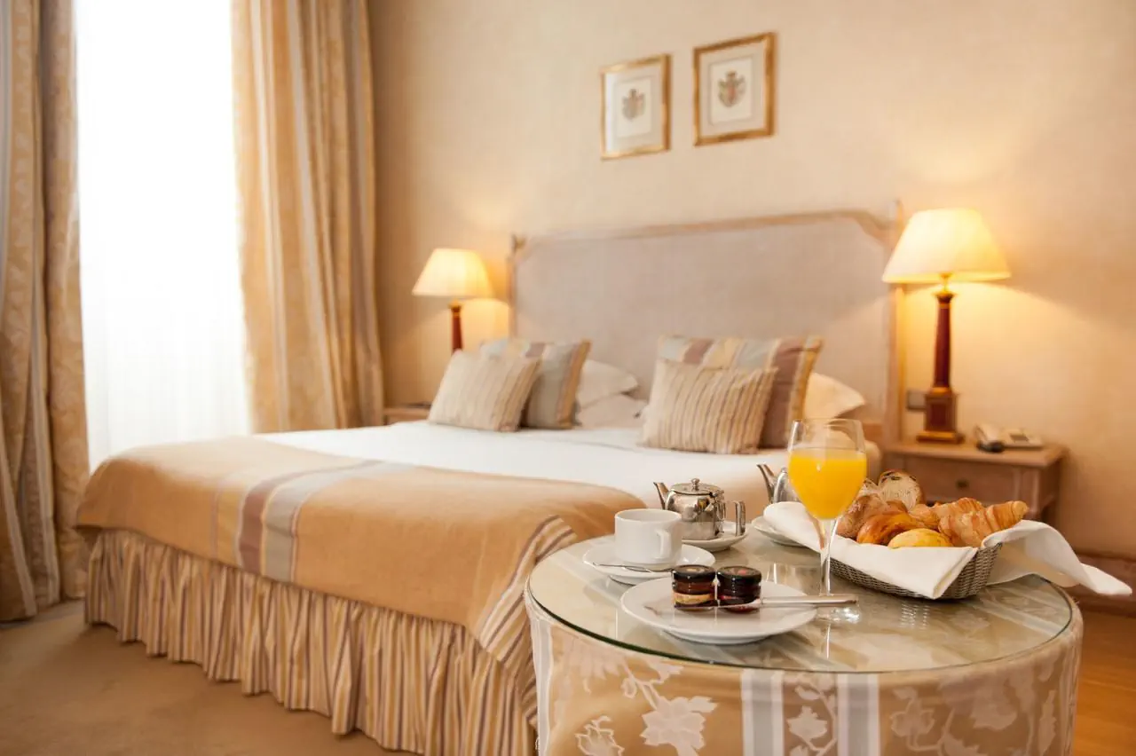 HOTEL Real Palacio Hotel