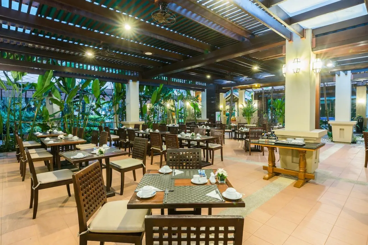 HOTEL Ravindra Beach Resort & Spa