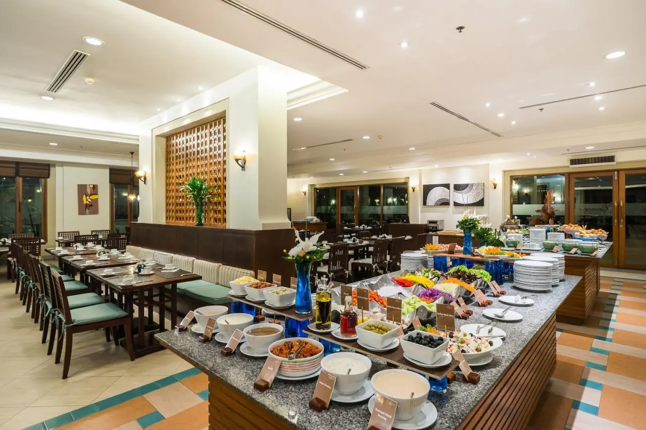 HOTEL Ravindra Beach Resort & Spa