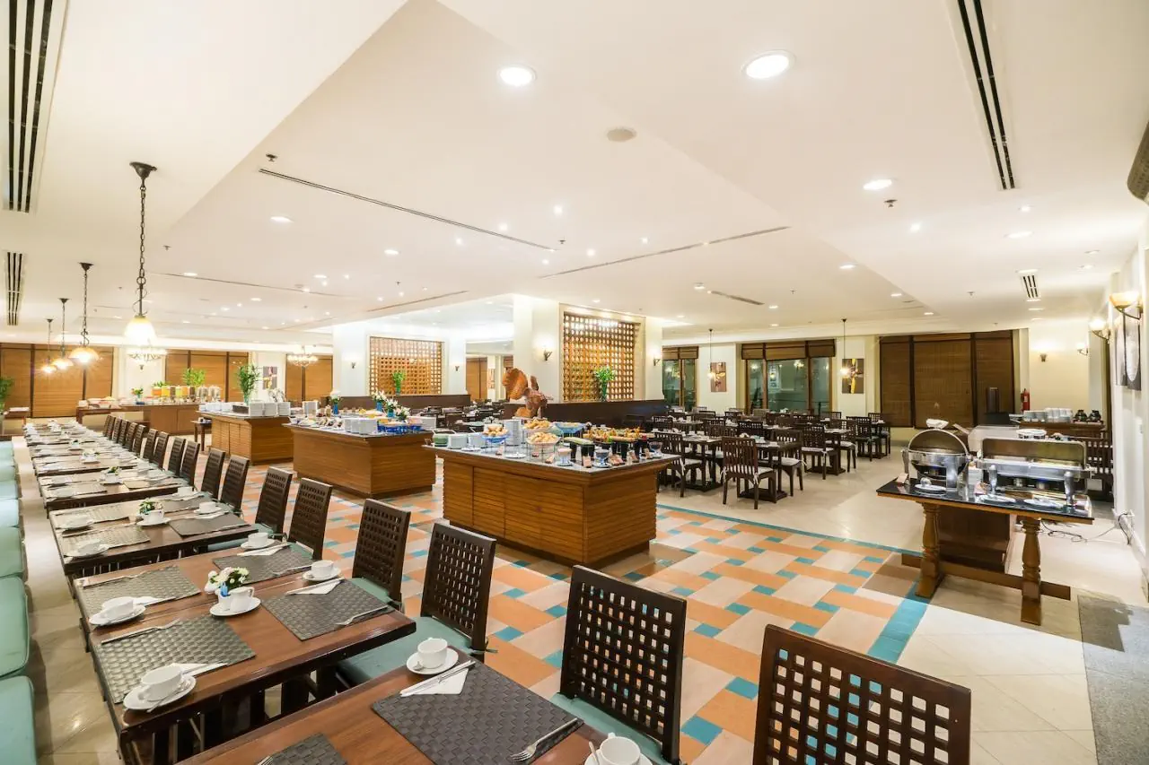 HOTEL Ravindra Beach Resort & Spa