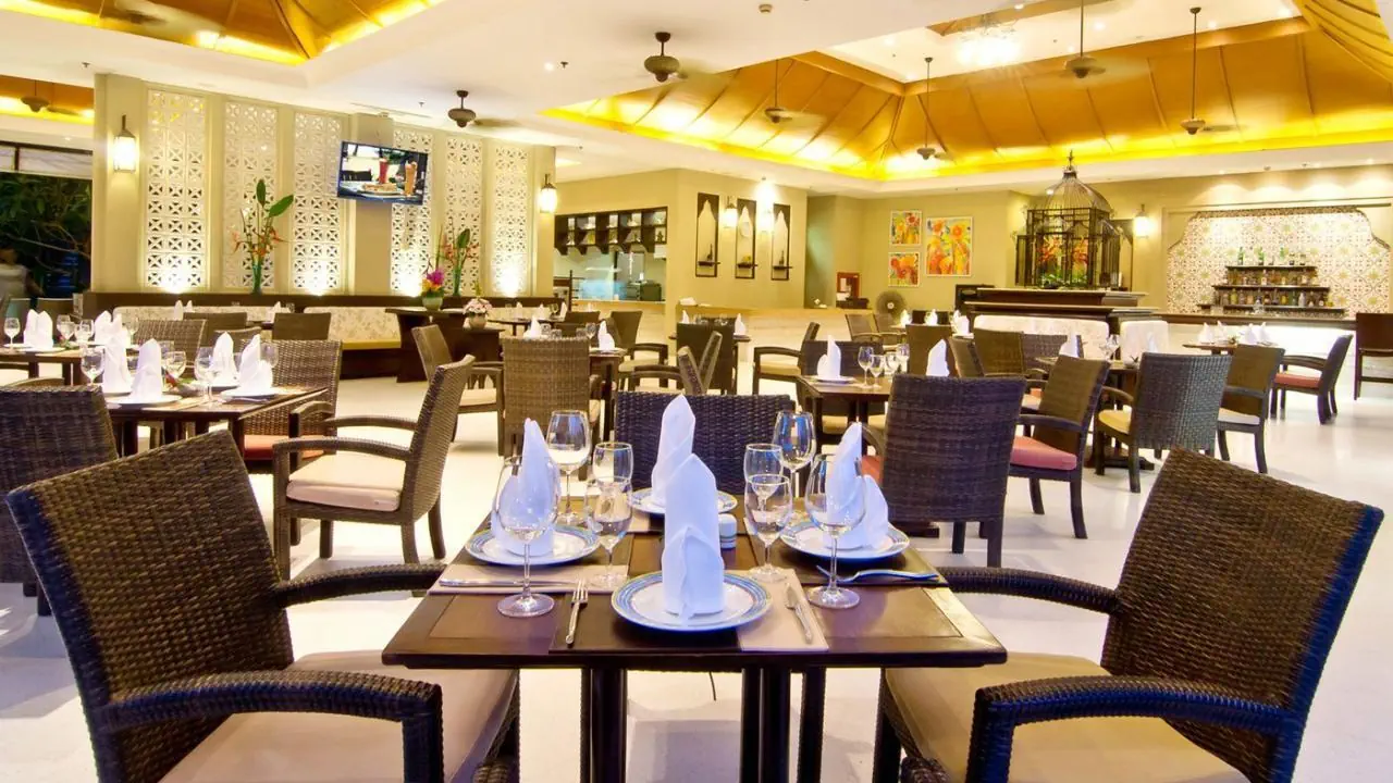 HOTEL Ravindra Beach Resort & Spa