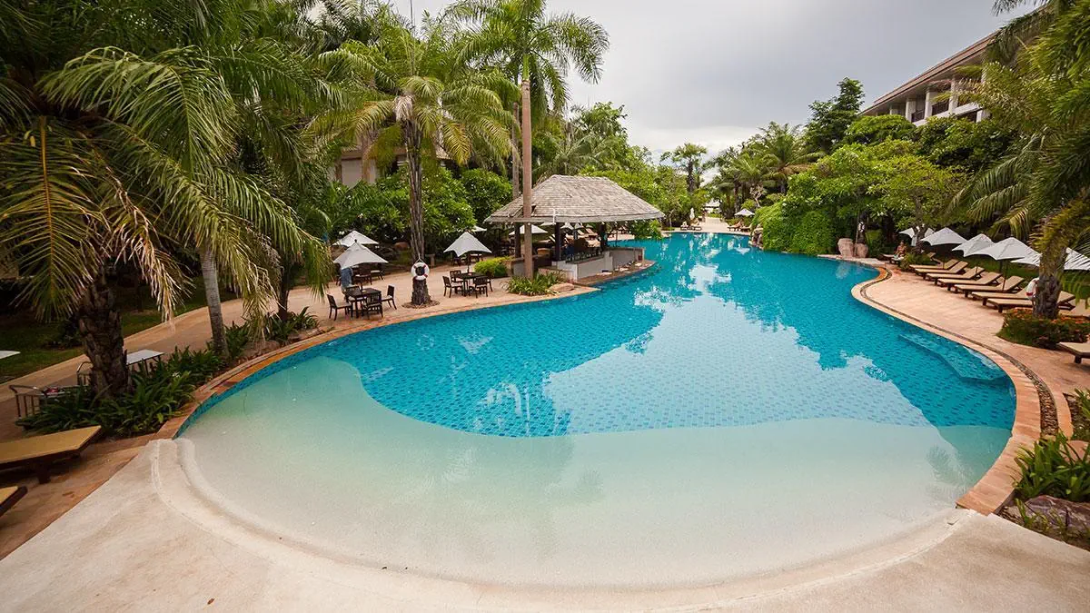 HOTEL Ravindra Beach Resort & Spa