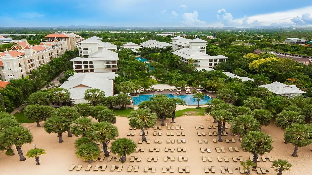HOTEL Ravindra Beach Resort & Spa