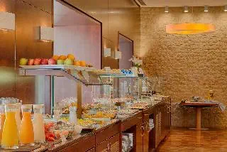 HOTEL NH Palermo