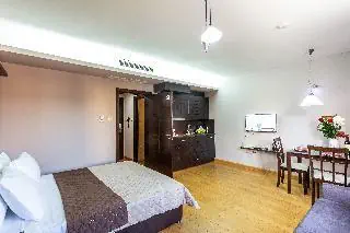 Отель: Cityhome Aparthotel