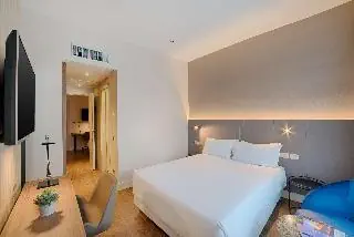 HOTEL NH Palermo