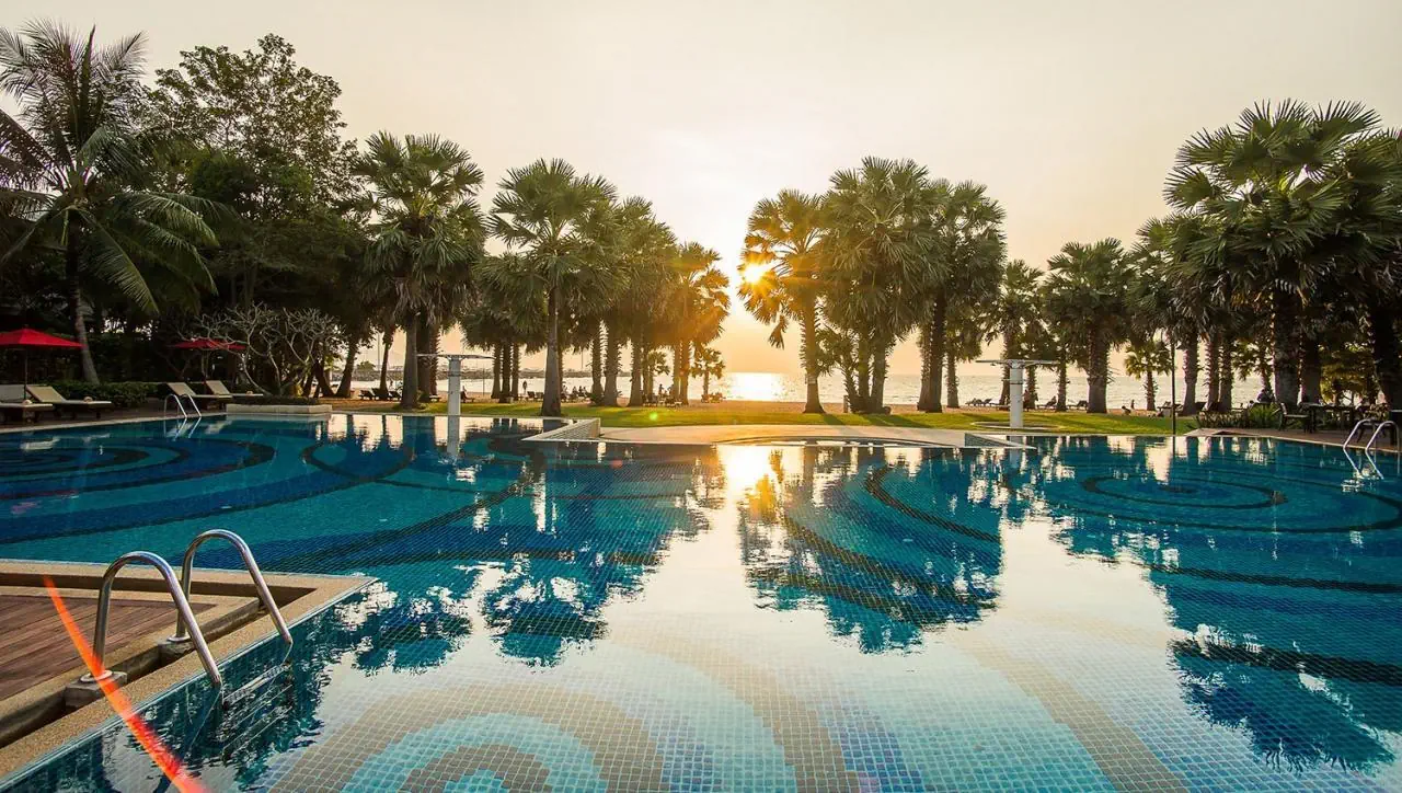 HOTEL Ravindra Beach Resort & Spa