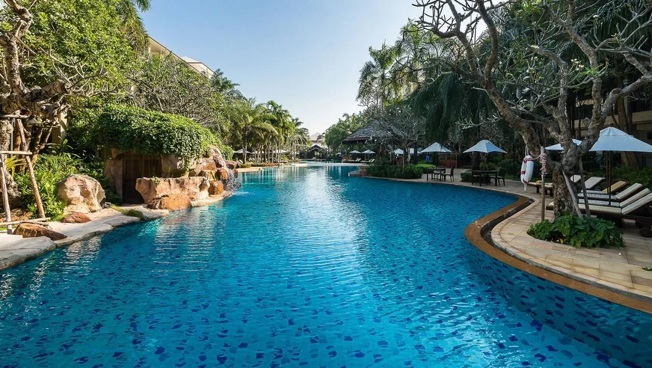 HOTEL Ravindra Beach Resort & Spa