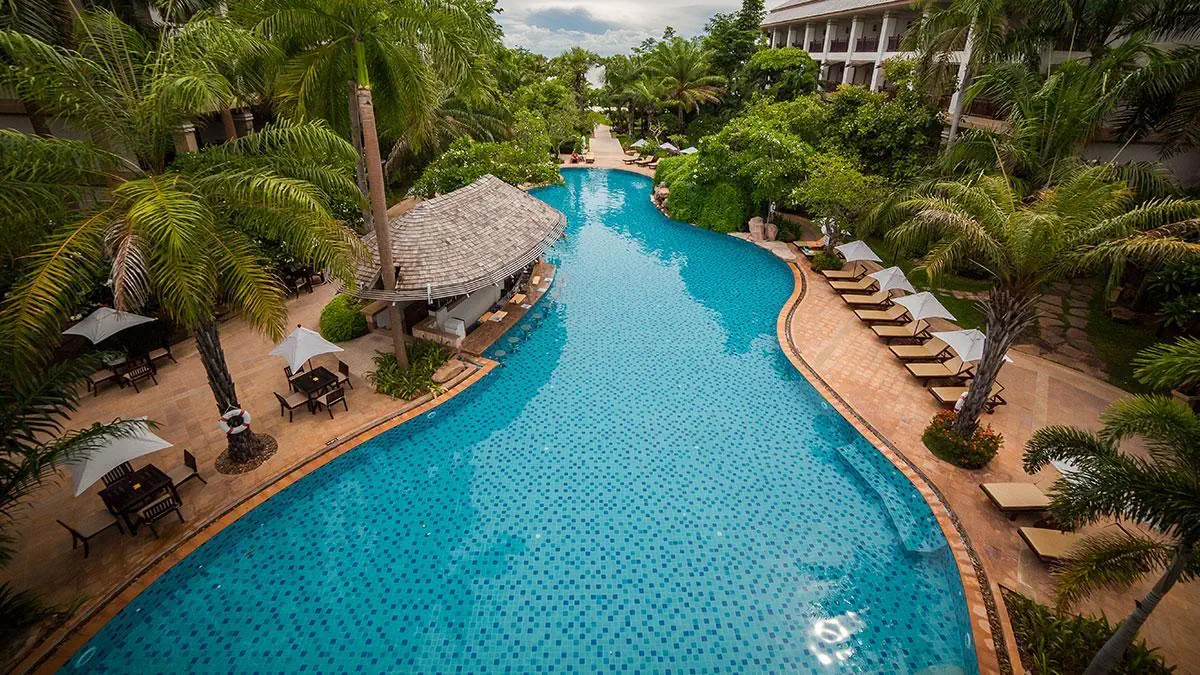 HOTEL Ravindra Beach Resort & Spa