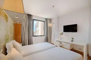 HOTEL NH Palermo