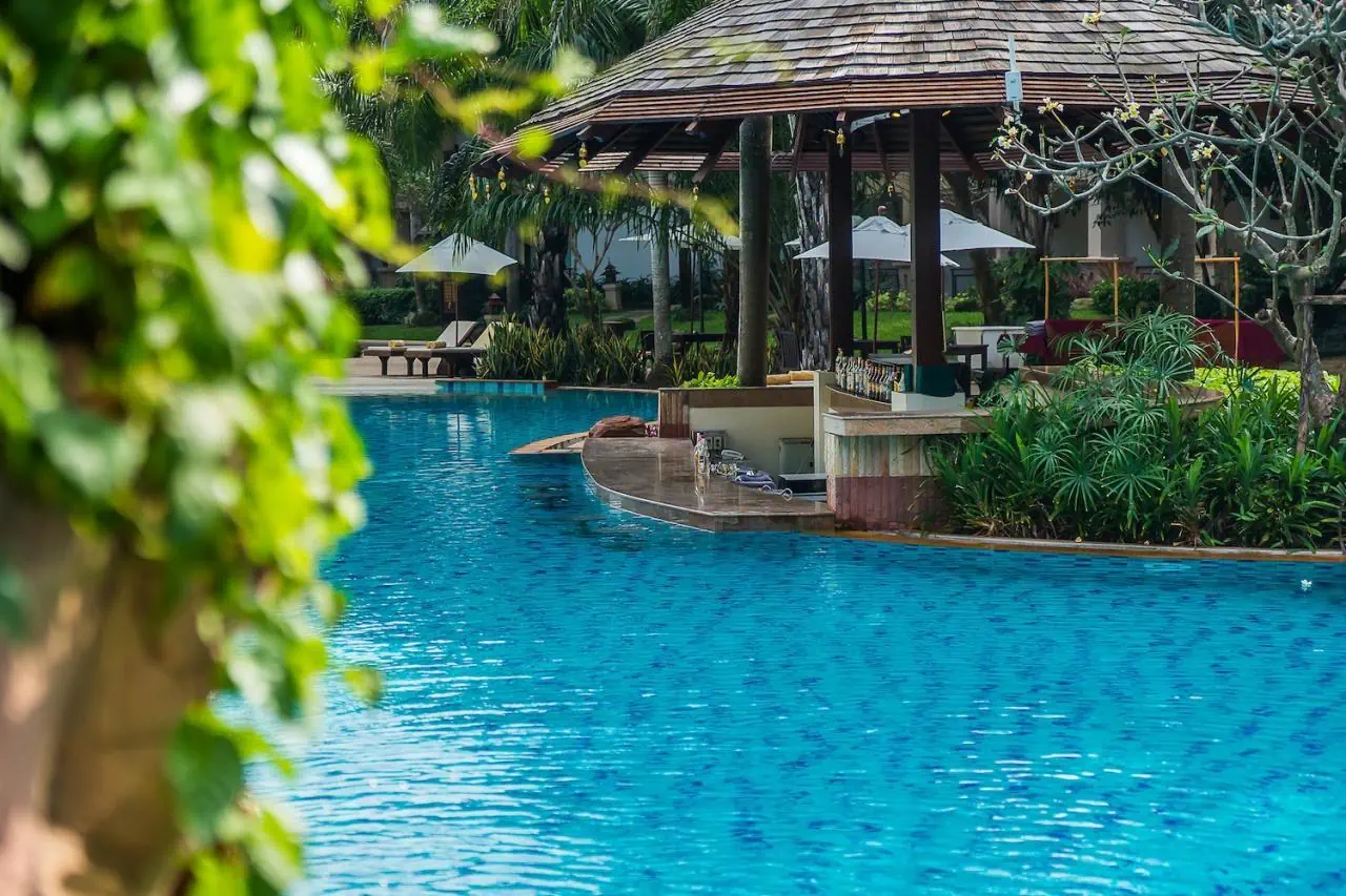 HOTEL Ravindra Beach Resort & Spa