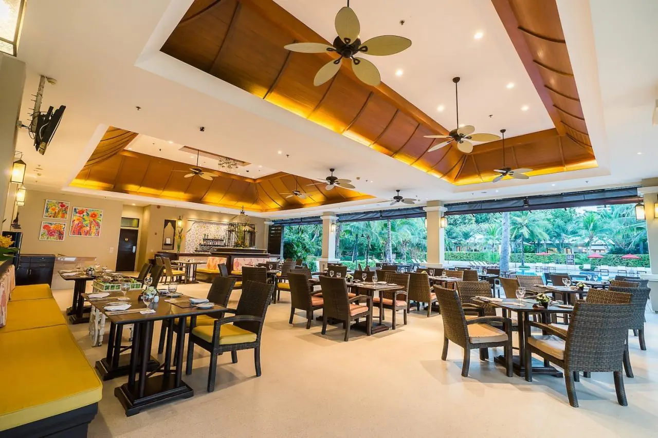 HOTEL Ravindra Beach Resort & Spa