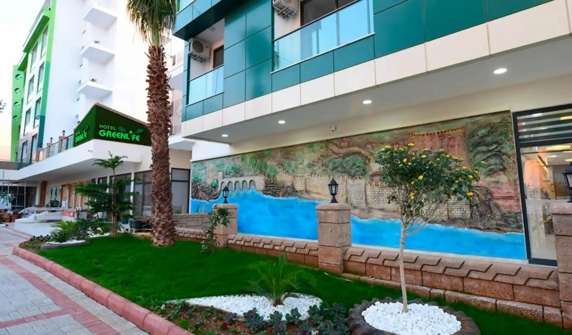 Отель: Green Life Hotel