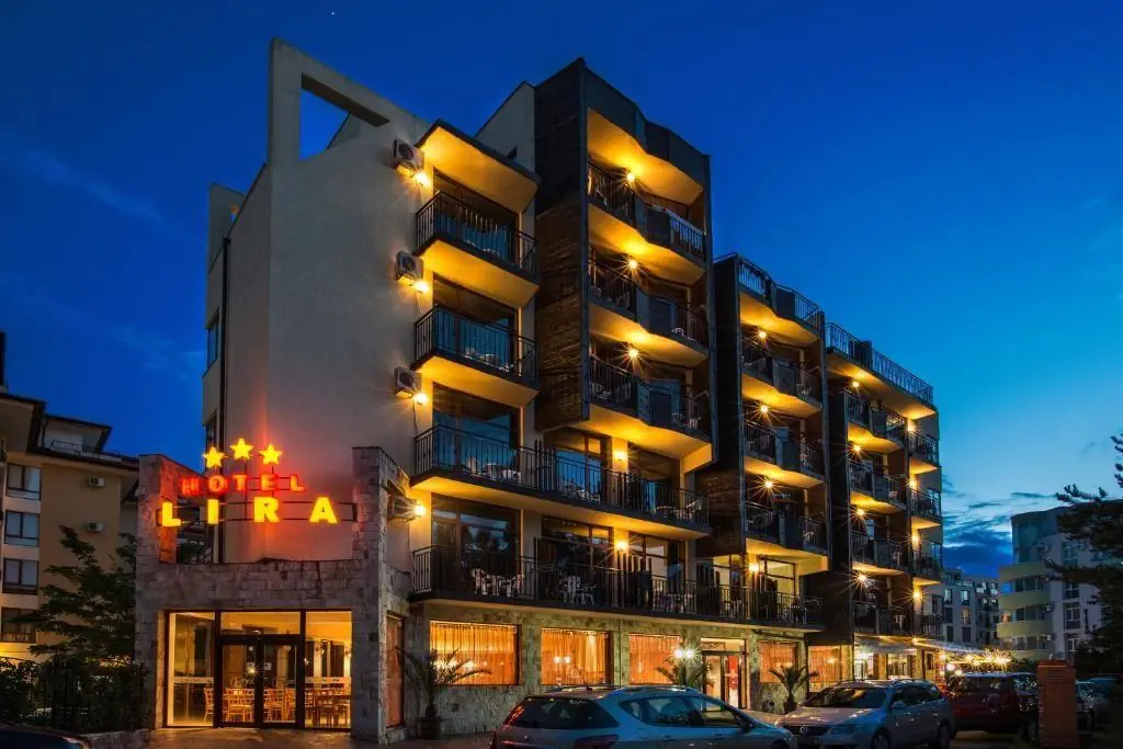 HOTEL: Lira