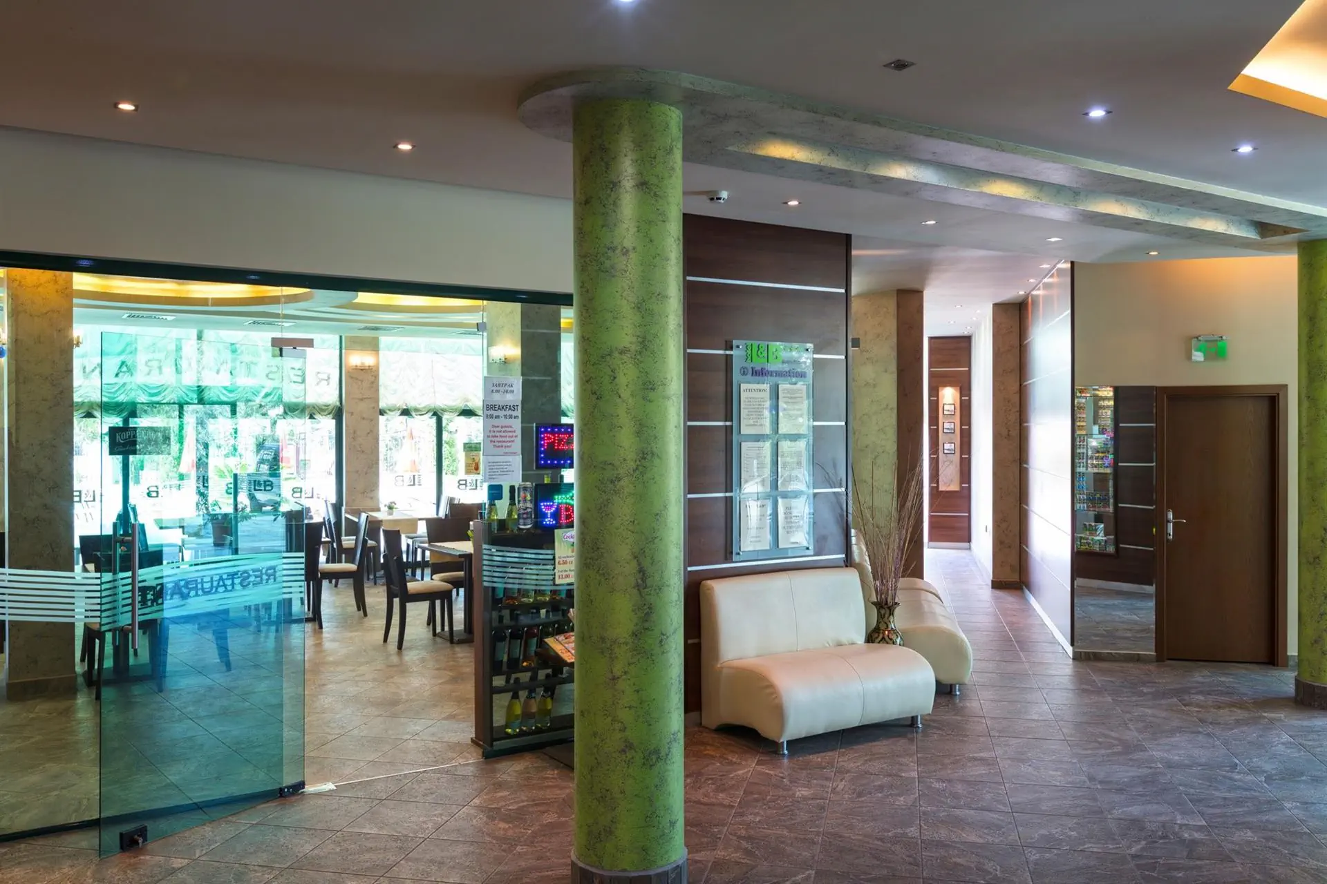 HOTEL: L & B
