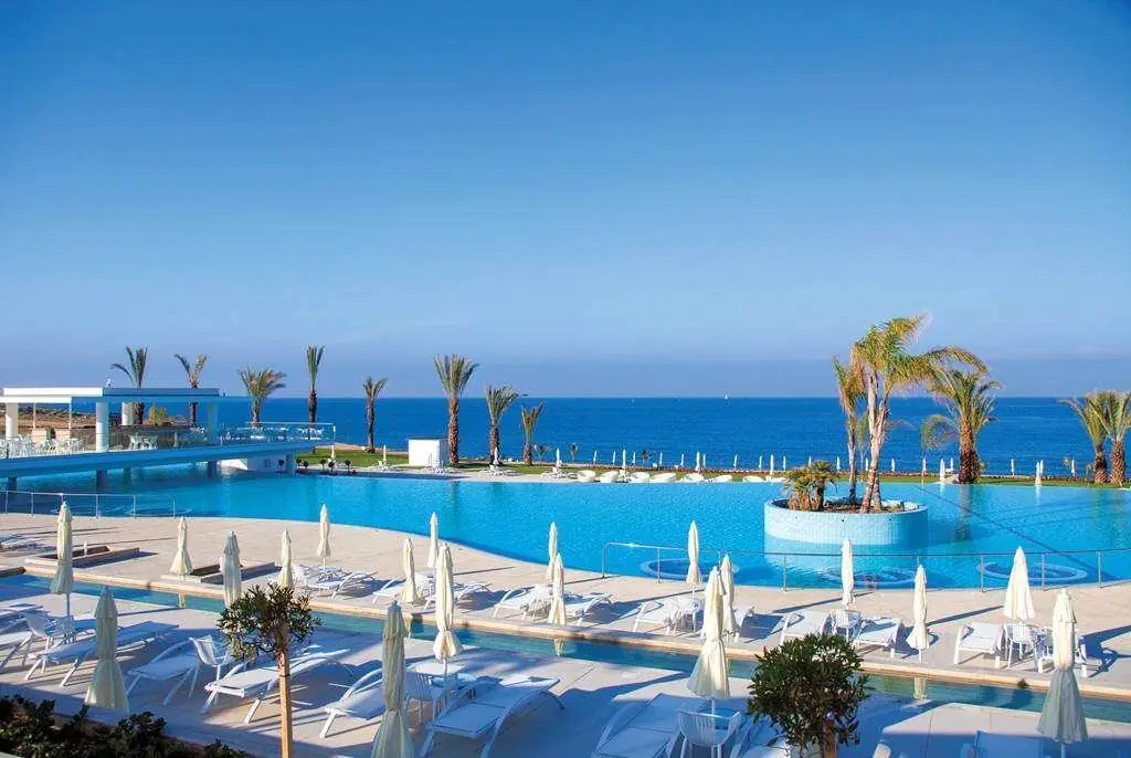 HOTEL: King Evelthon Beach Hotel & Resort