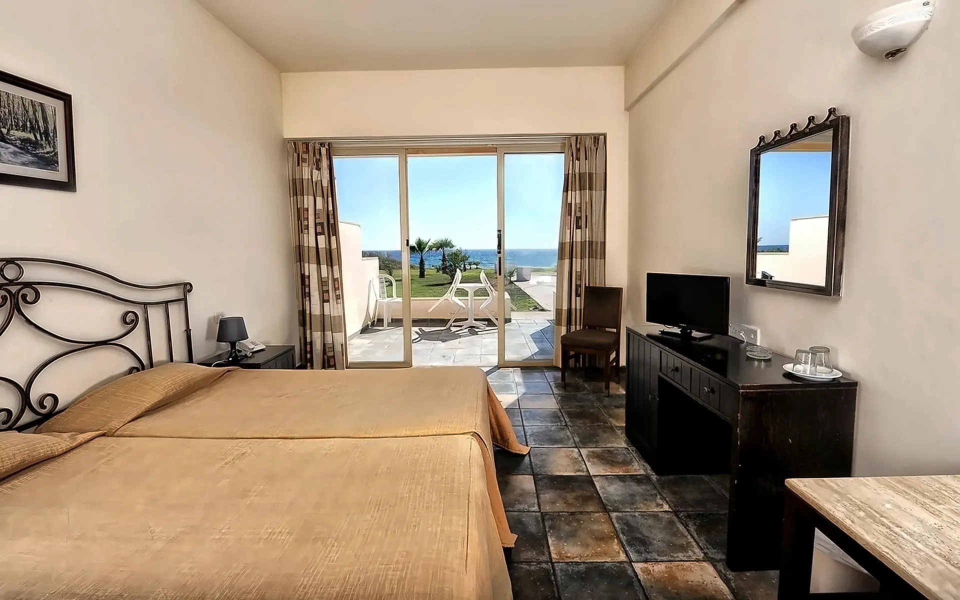 HOTEL Pierre Anne Beach Hotel