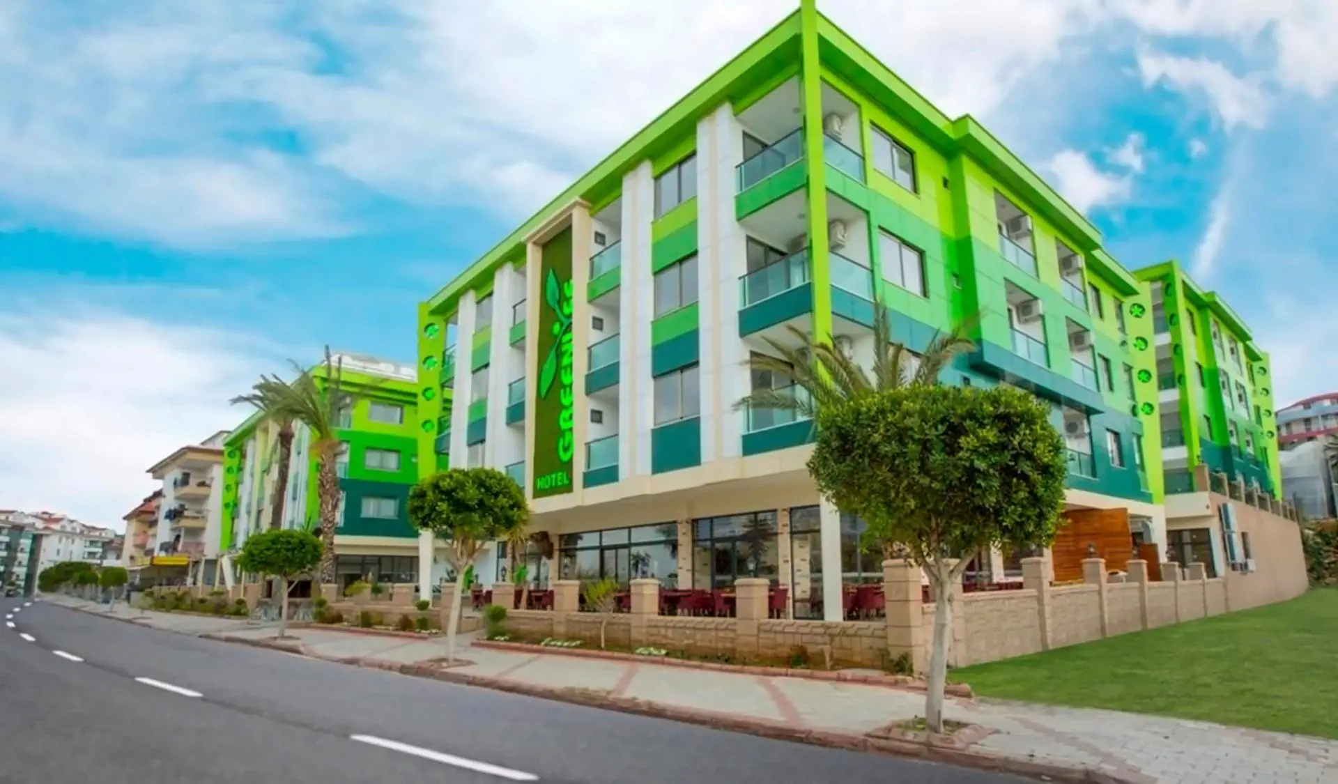 Green Life Hotel