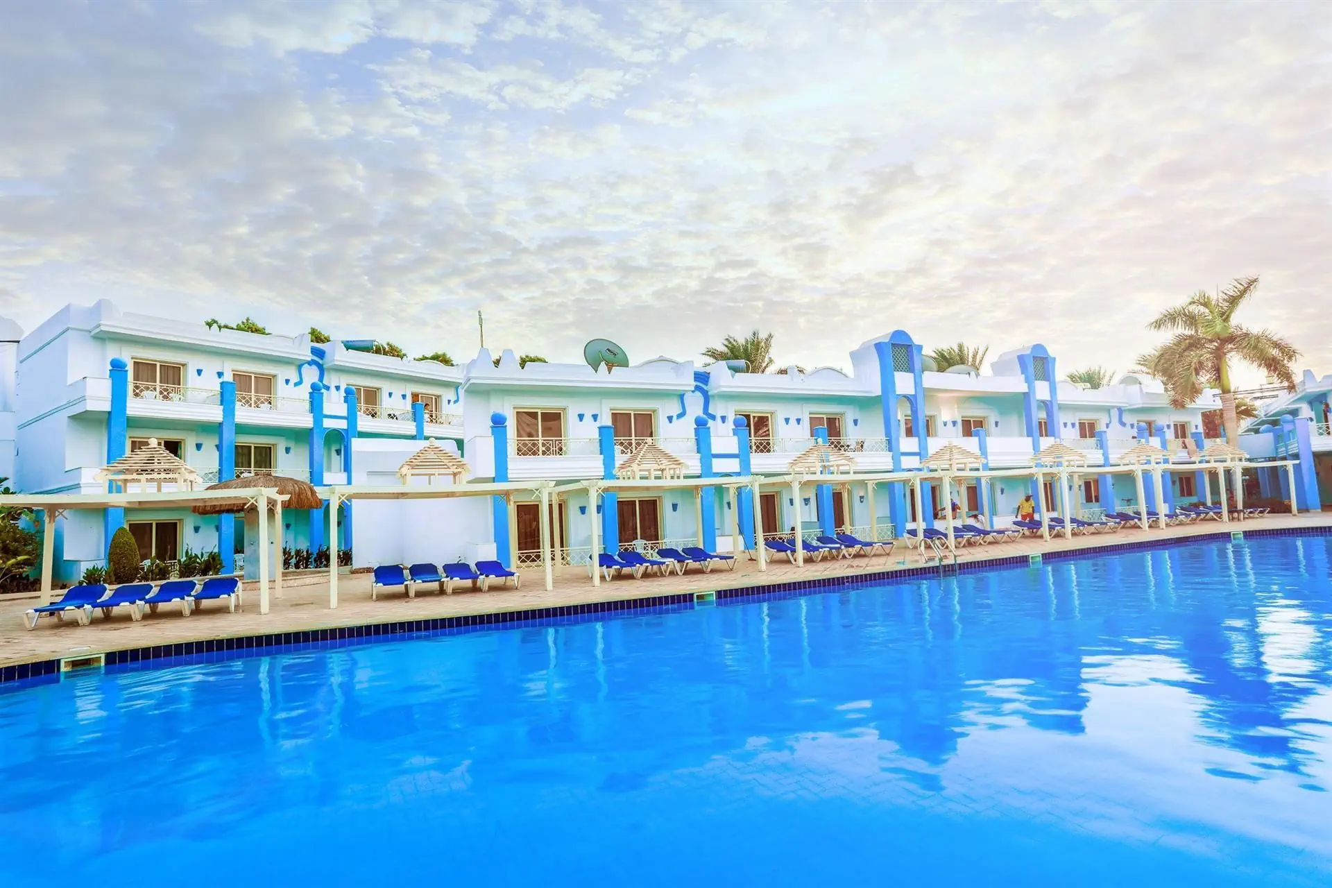 Отель: Mirage Bay Resort & Aqua Park (Ex. Lillyland Beach Club)