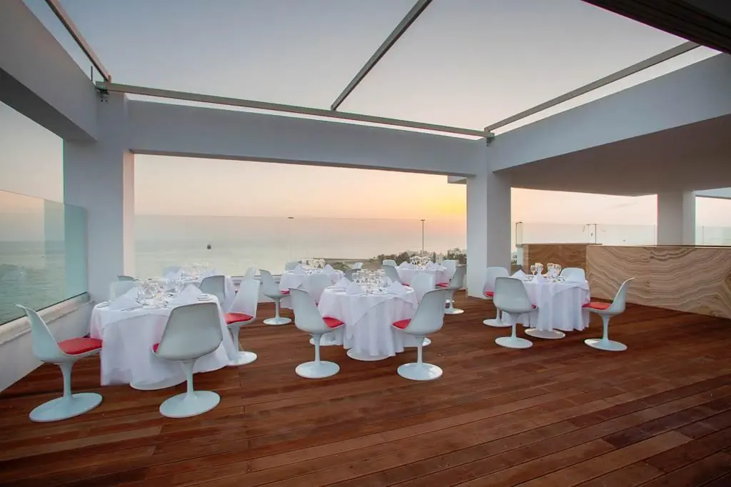 HOTEL: King Evelthon Beach Hotel & Resort