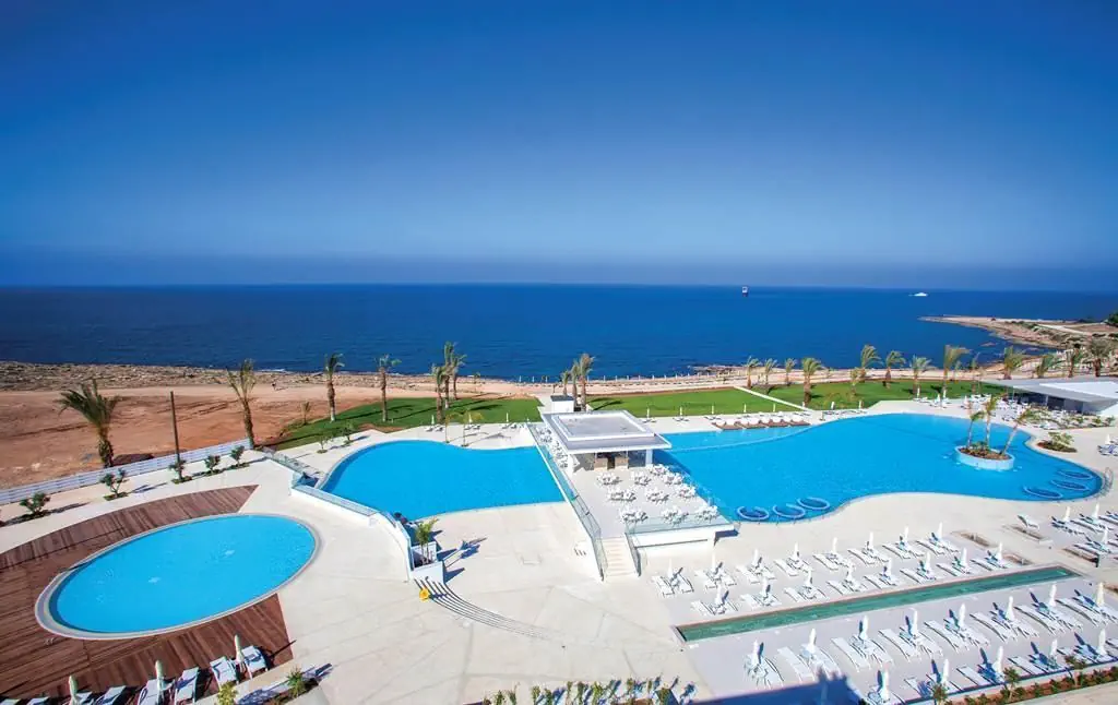 HOTEL: King Evelthon Beach Hotel & Resort
