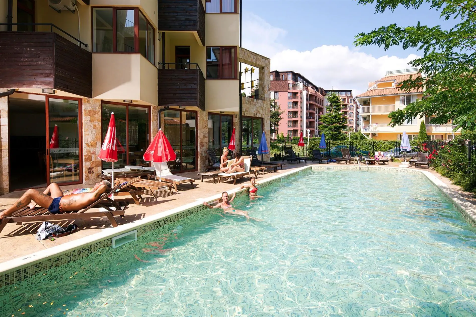 HOTEL: Lira
