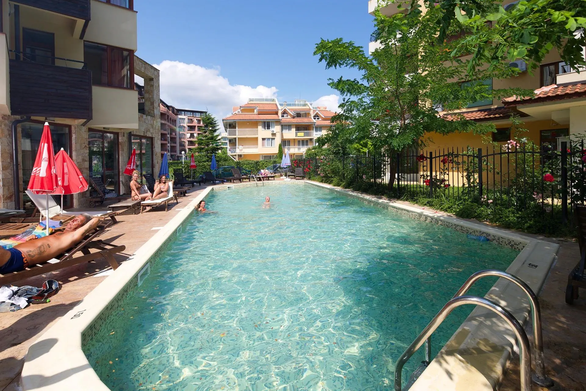 HOTEL: Lira