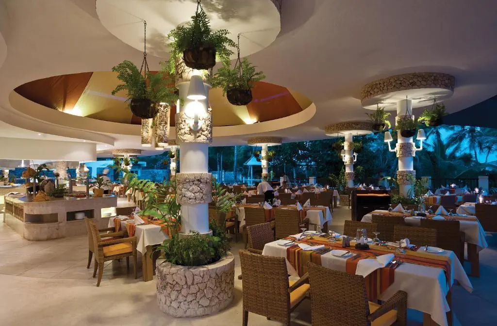 HOTEL LEOPARD BEACH RESORT & SPA