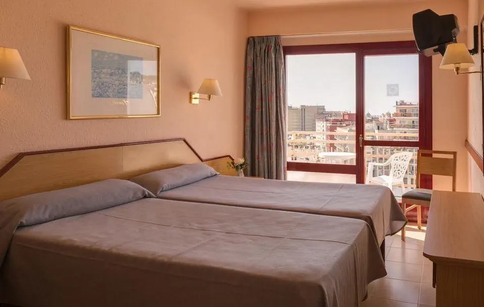 HOTEL: H.TOP OLYMPIC 3*