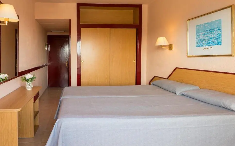HOTEL: H.TOP OLYMPIC 3*