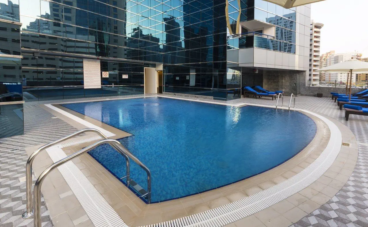 Отель: Golden Tulip Media Hotel