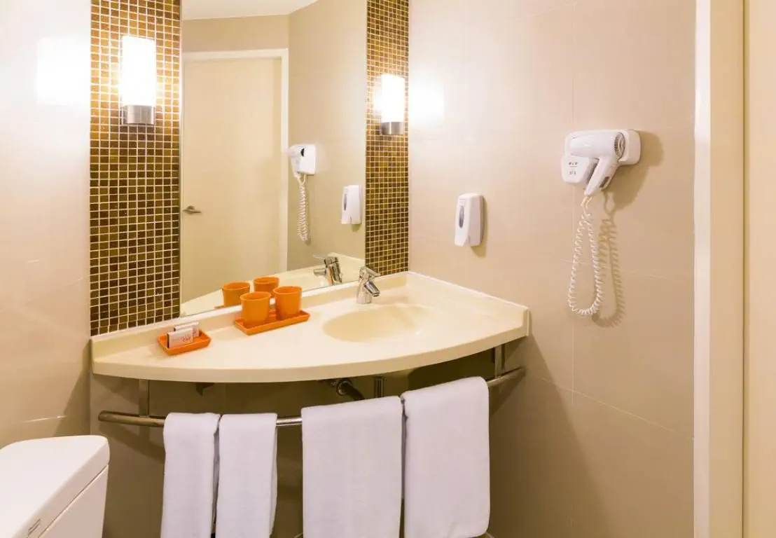 IBIS BANGKOK SATHORN