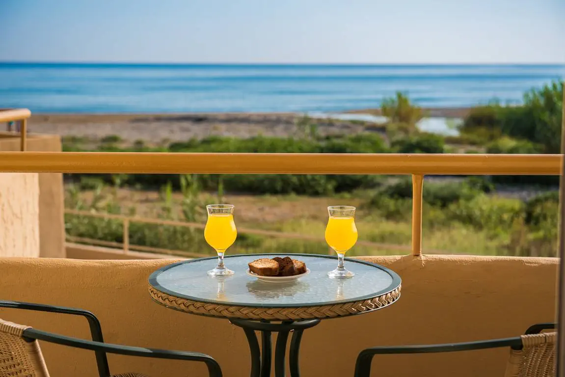 KAVROS BEACH HOTEL