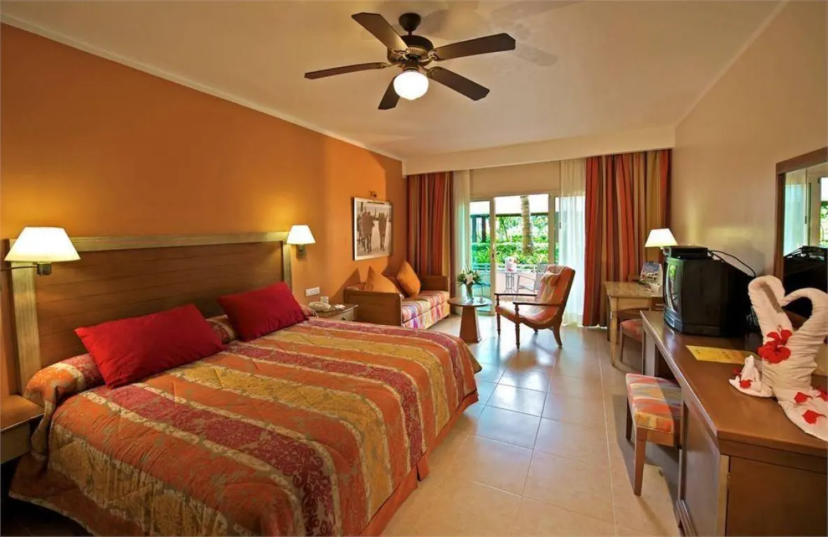 Отель: WAVES PUNTA CANA