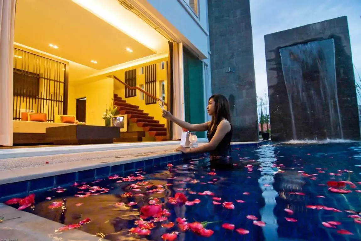 PEACH BLOSSOM RESORT