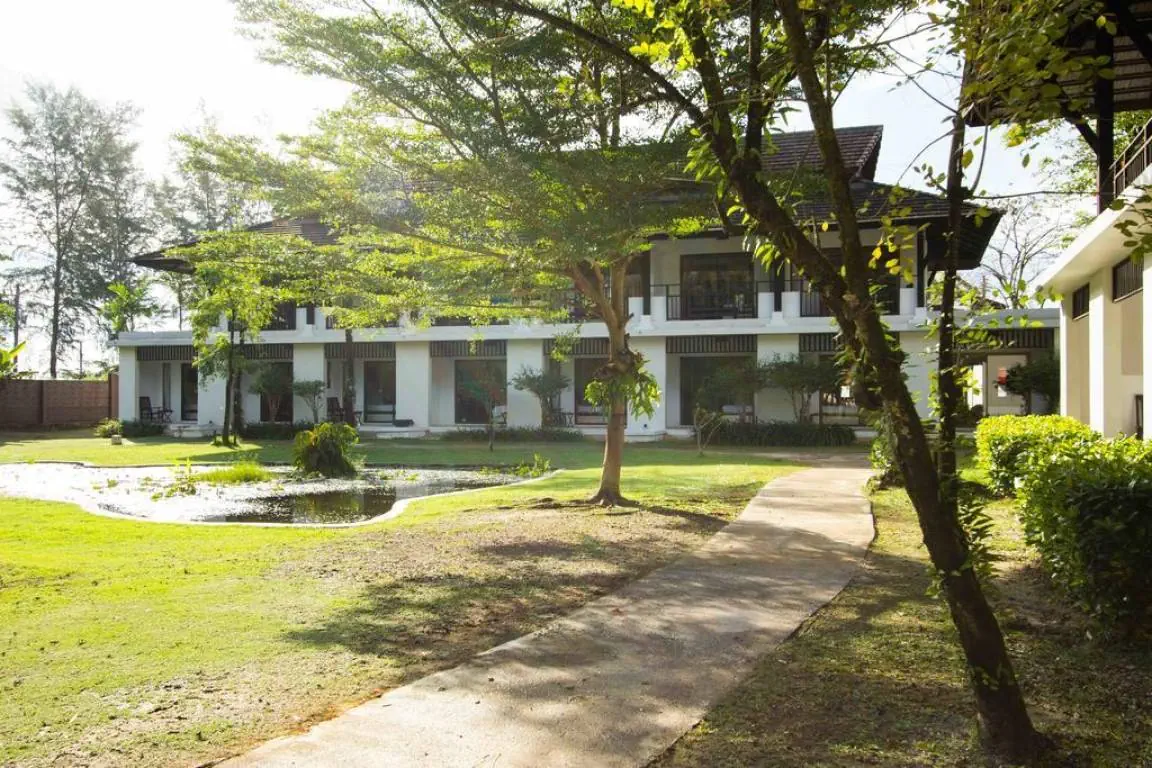 Отель: GALLERIA RESORT