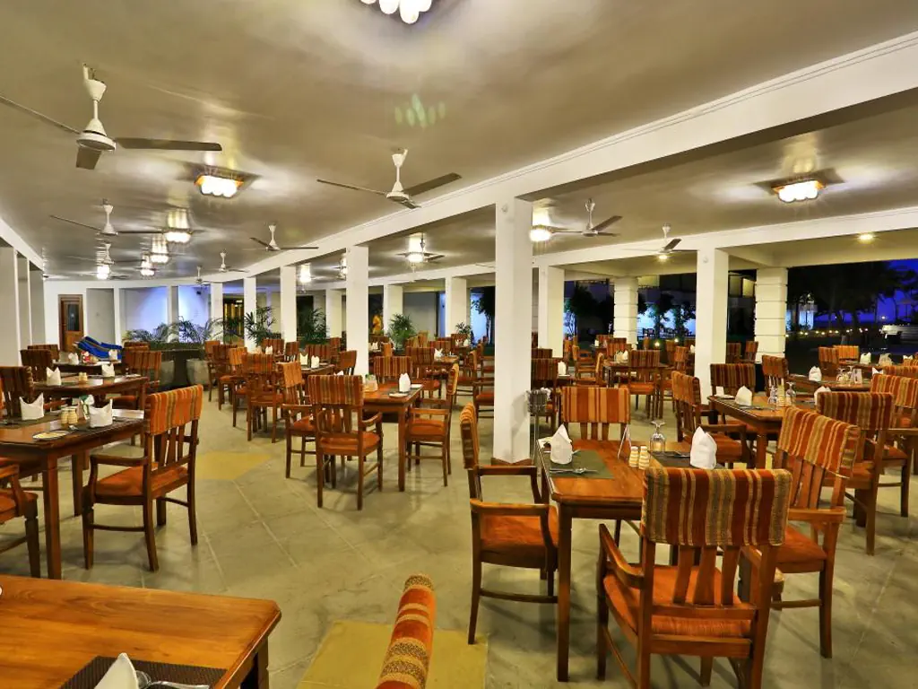 HIBISCUS BEACH HOTEL