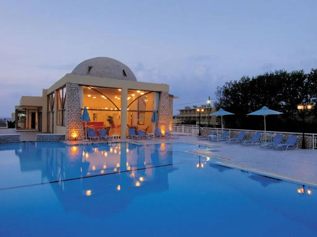 KAVROS BEACH HOTEL