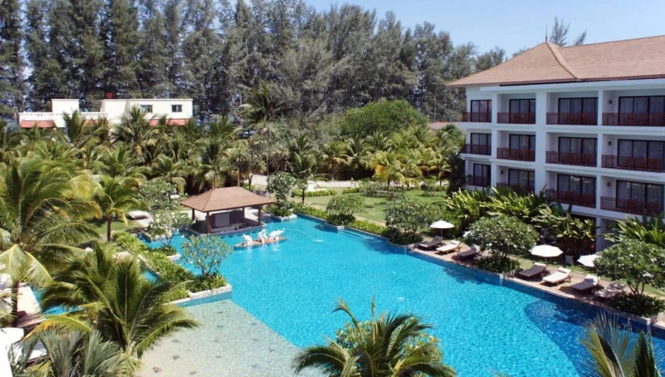 Отель: BEACH RESORT