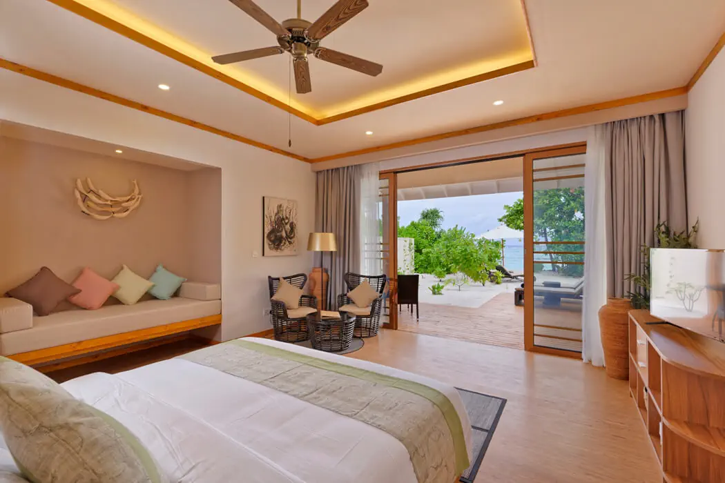 BRENNIA KOTTEFARU MALDIVES