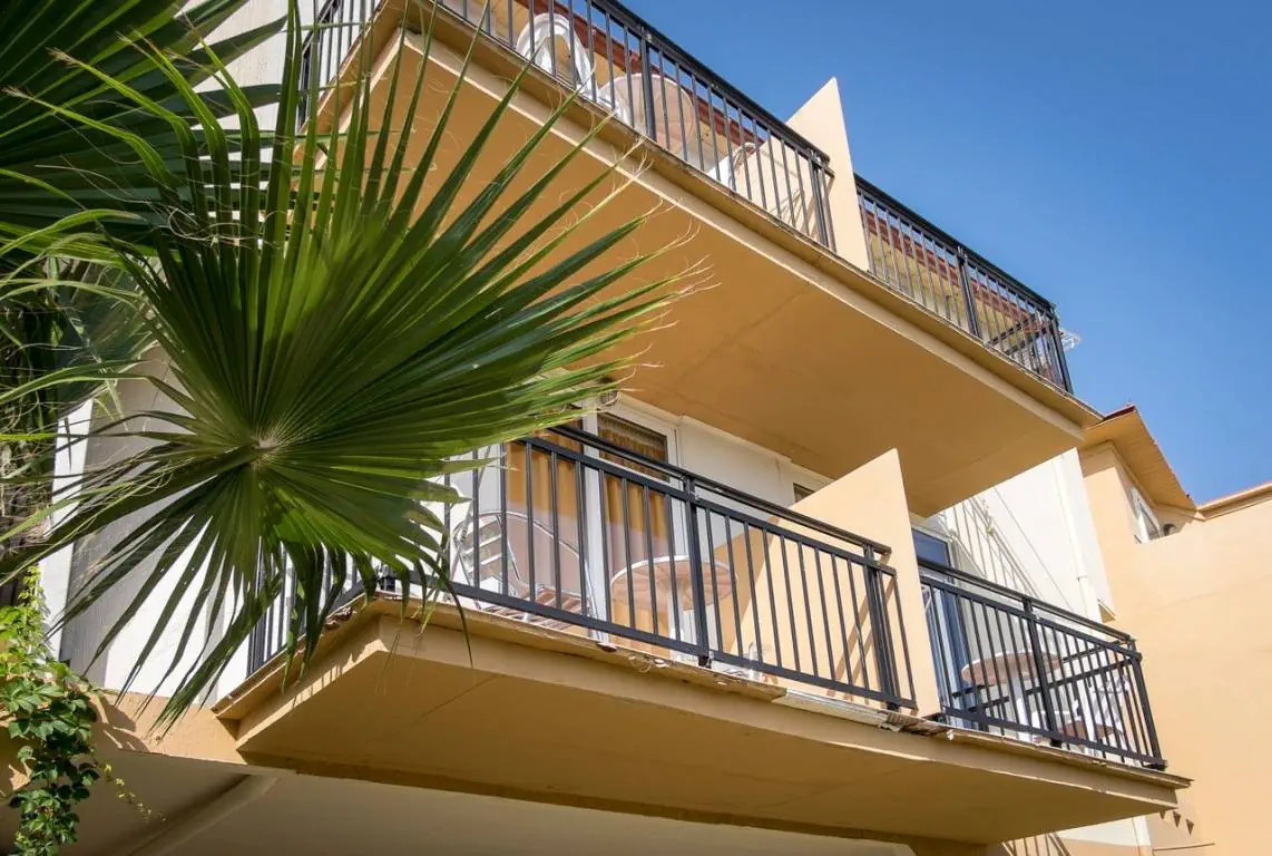 KAVROS BEACH HOTEL