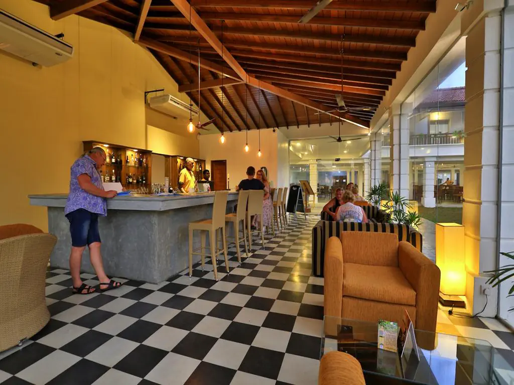 HIBISCUS BEACH HOTEL