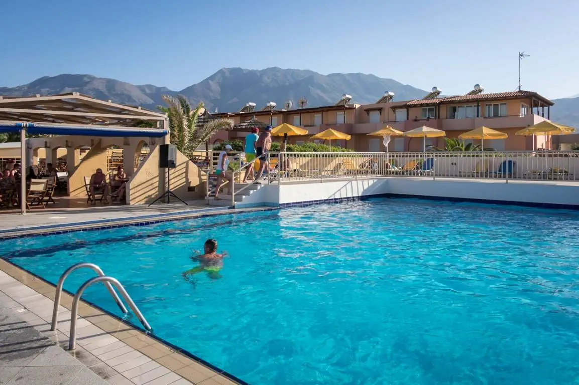 KAVROS BEACH HOTEL