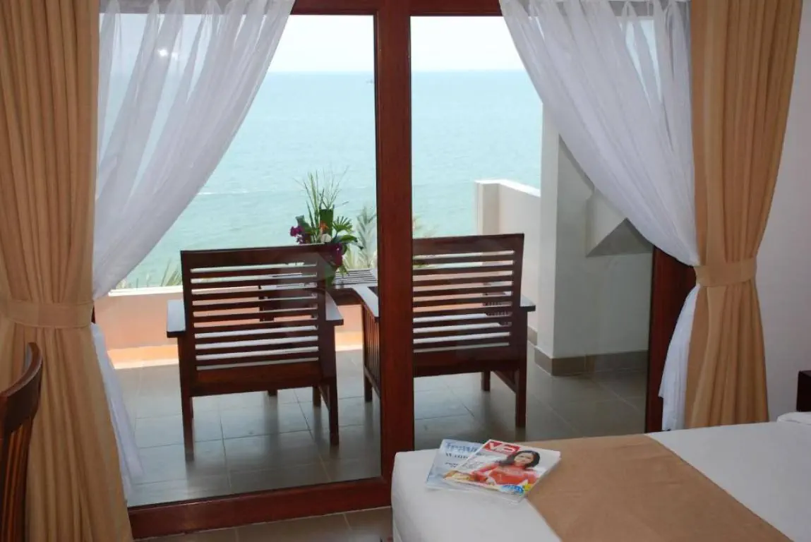 Отель: BEACH RESORT