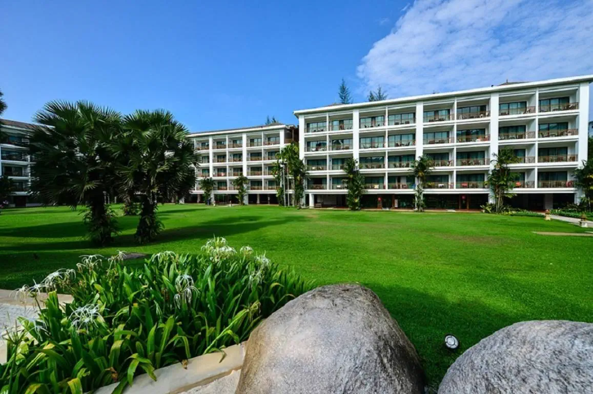 Отель: BEACH RESORT