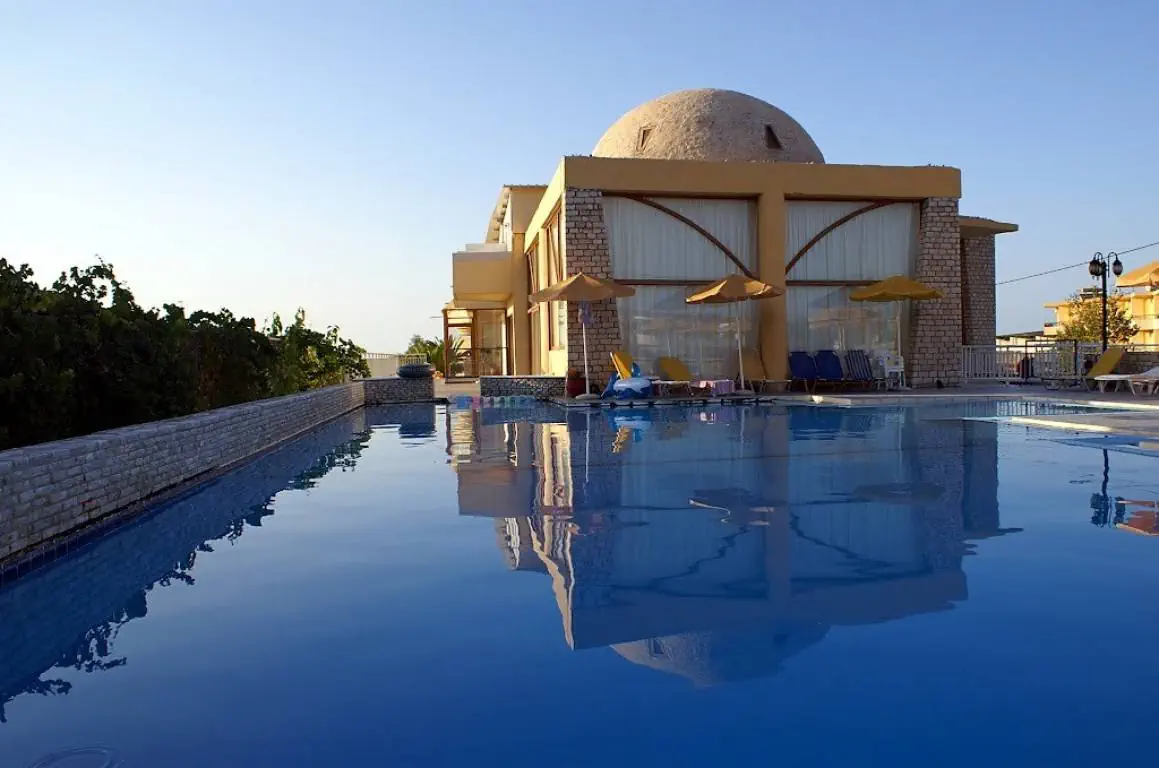 KAVROS BEACH HOTEL