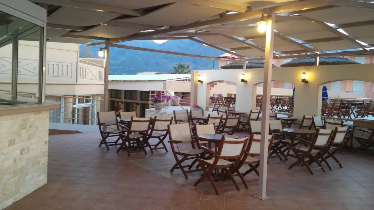 KAVROS BEACH HOTEL