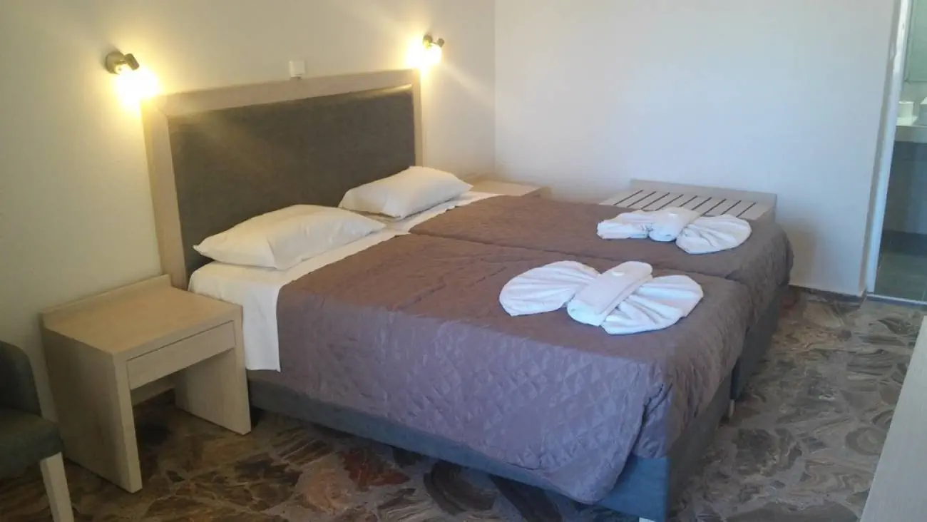 KAVROS BEACH HOTEL